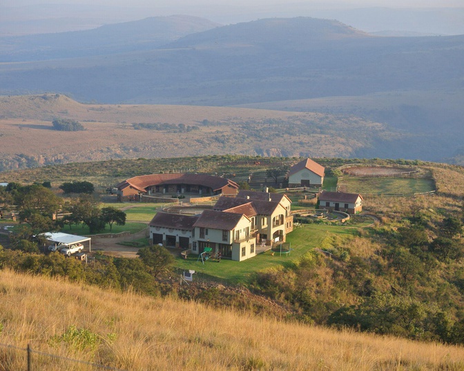 A weekend getaway with two guest house accommodation options, situated on a game reserve near Lydenburg, Mpumalanga. 